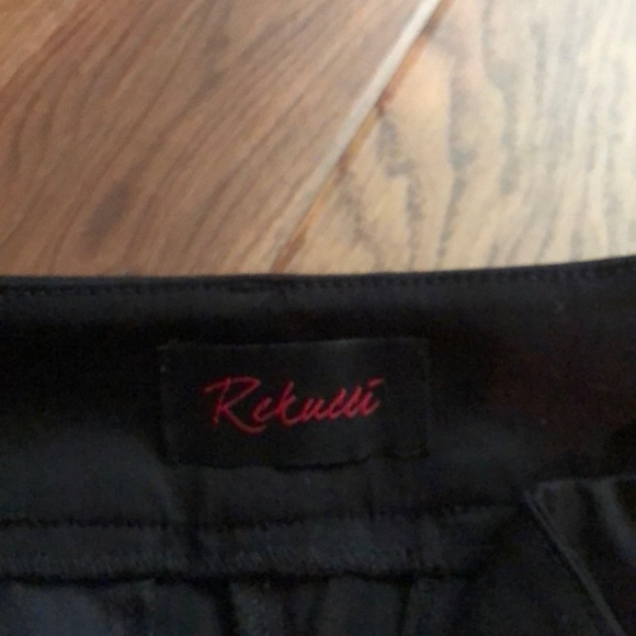 Rekucci Black cuffed shorts - Picture 4 of 5